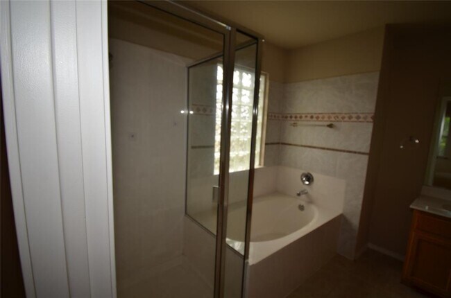 Building Photo - 2309 Jesse Owens Dr