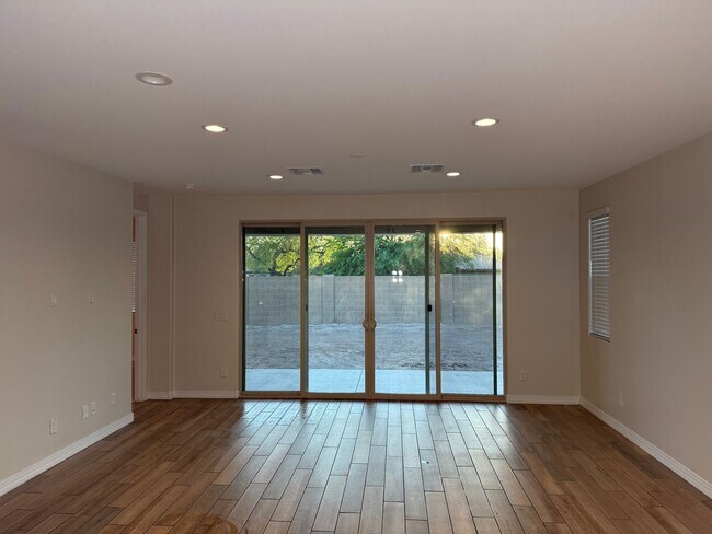 Building Photo - 1673 N St Francis Pl