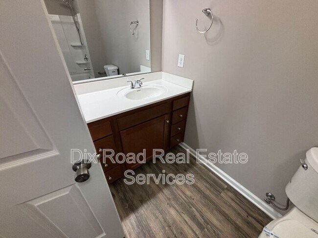 Building Photo - 209 Wexford Dr