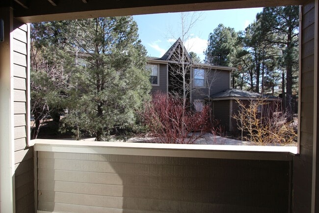 Building Photo - 3-Bedroom Summit Park Condo with Fireplace & Balcony