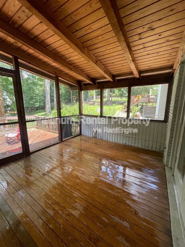 Building Photo - 3828 Donaldson Dr
