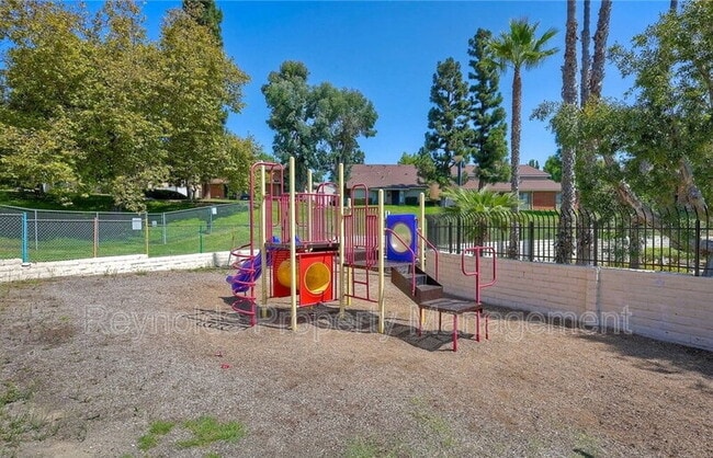 Building Photo - 6814 Camphor Ln