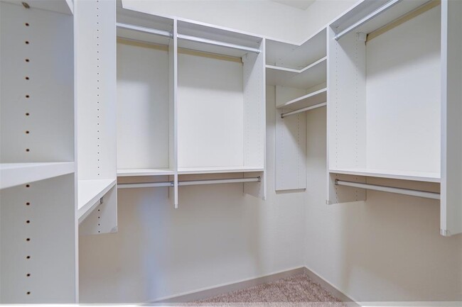 Building Photo - 4613 Tully Dr