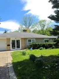 Building Photo - 106 Elmwood Dr