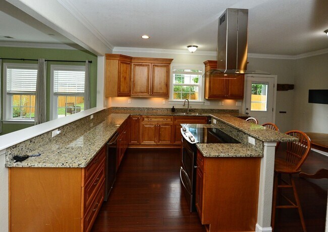 Building Photo - Just a few miles from NOB Navy Base and Ba...