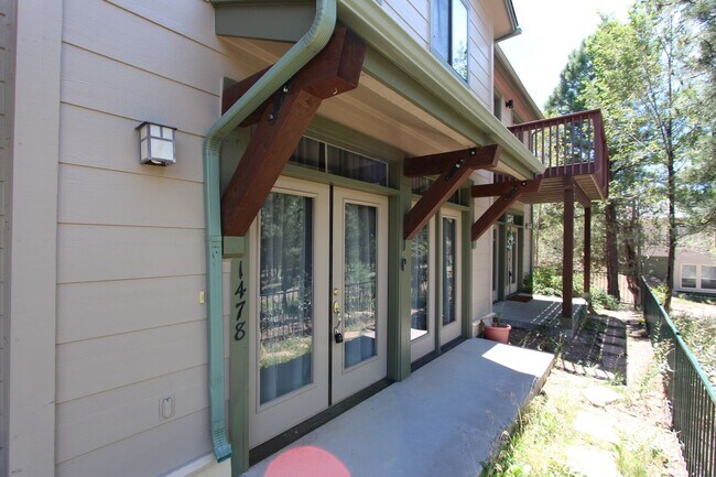 Building Photo - 1478 E Ivy Ln