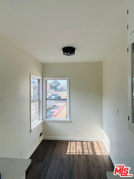 Building Photo - 1029 W 84th St