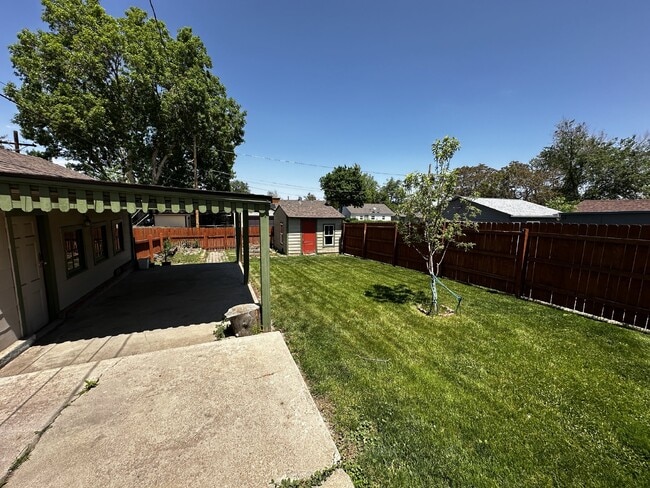 Building Photo - ***Available late-July*** Charming Home in...