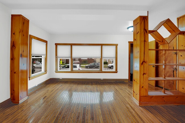 Building Photo - 5535 S Kildare Ave