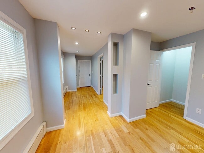 Building Photo - 13 Idlewild Ave