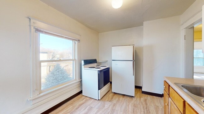 Building Photo - Fantastic Downtown Ames Location