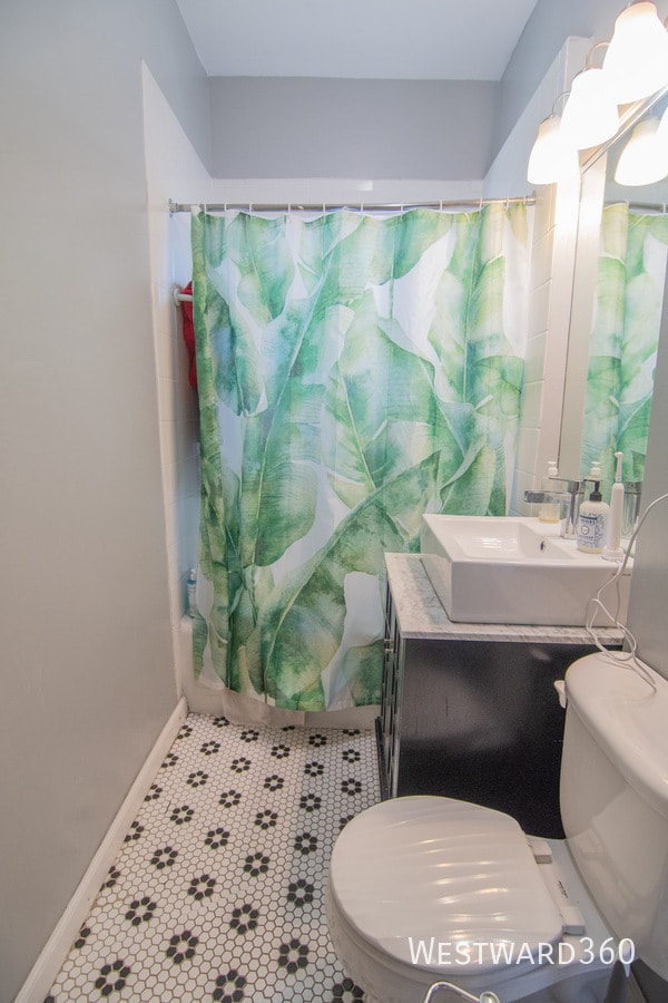 Building Photo - 844 W Lakeside Pl