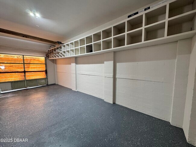 Building Photo - 127 Moore Ave