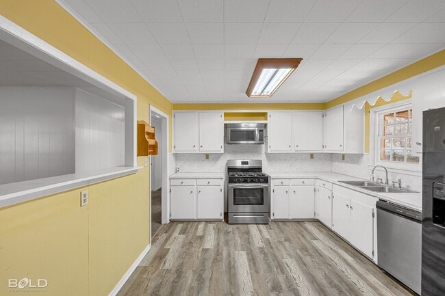 Building Photo - 7062 Winburn Dr