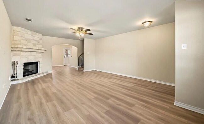 Building Photo - 2511 Jacqueline Dr