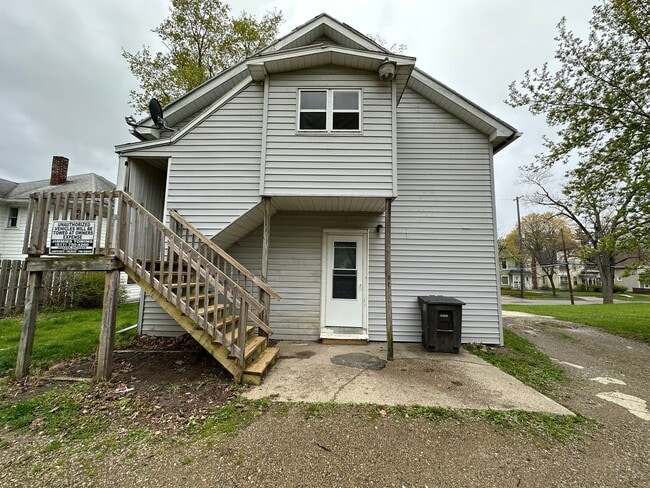 Building Photo - 937 S Jackson St