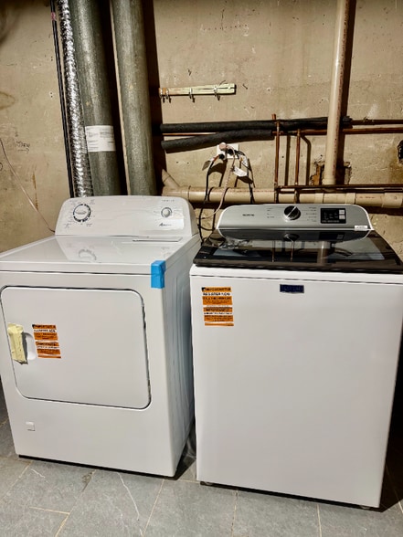 Building Photo - 18104 Paxton Ave