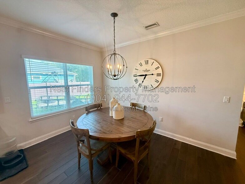 Building Photo - 300 N Shadowwood Dr