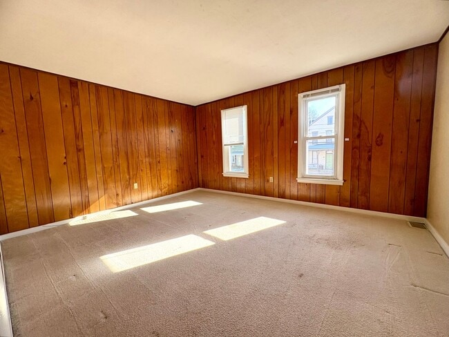 Building Photo - 501-503 E High St