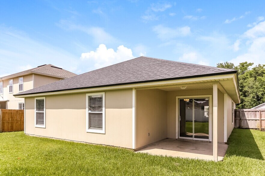 Building Photo - 226 Dover Bluff Dr