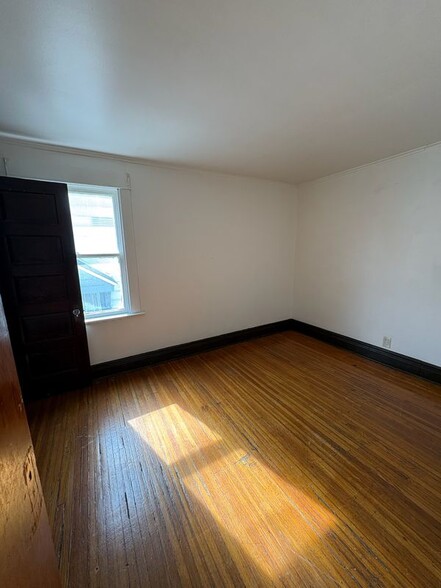 Building Photo - 189 Westminster Ave