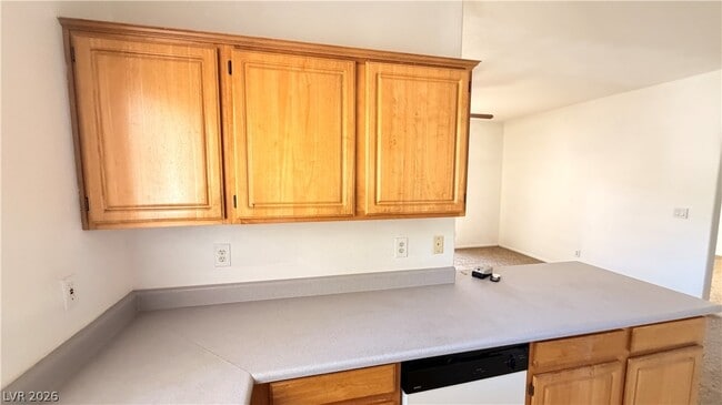 Building Photo - 5655 E Sahara Ave