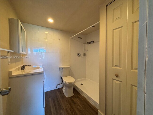 Building Photo - 11512 Royal Palm Blvd