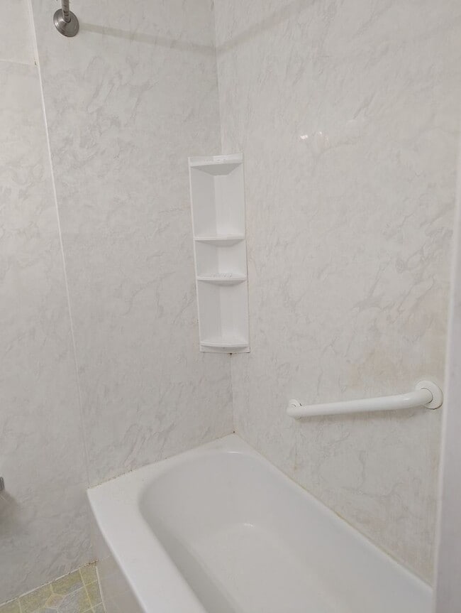 Building Photo - Fully Updated 3 Bedroom Home For Rent