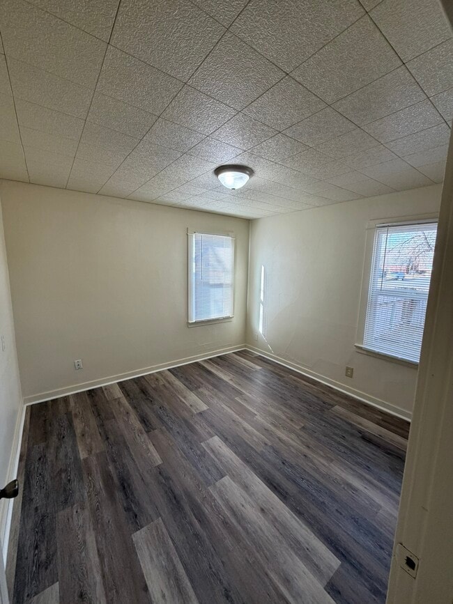 Building Photo - 1039 SW Cascade Ave