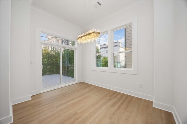 Building Photo - 1413 Stanford St