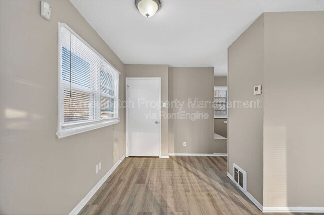 Building Photo - 9770 Scottdale Dr