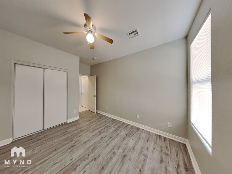 Building Photo - 2500 Birds Nest Cactus Ct