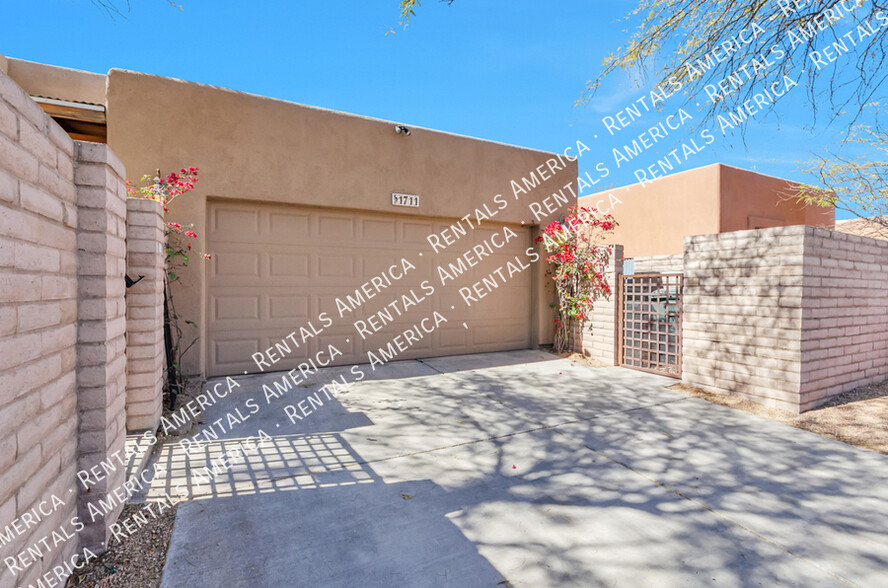 Building Photo - 1711 N Baxter Dr