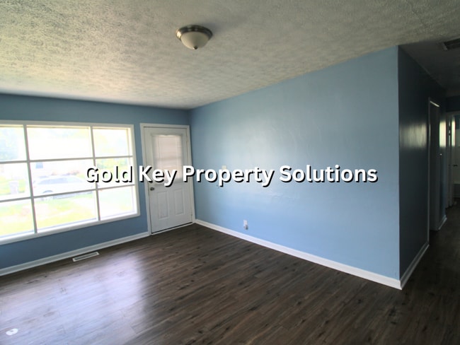 Building Photo - 3 BR 1 BA House in the Meadowbrook Area (S...