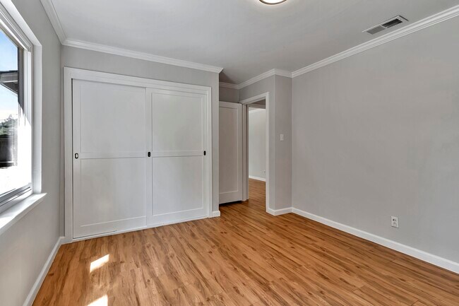 Building Photo - 520 Dawkins Dr
