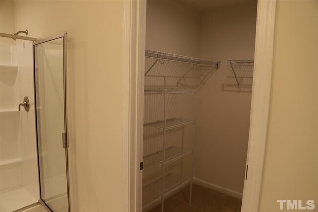 Building Photo - 315 King Closer Dr