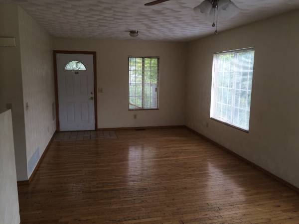 Building Photo - 1209 Jack Pine Way
