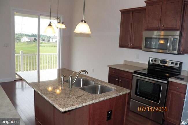 Building Photo - 782 Fawn Ln
