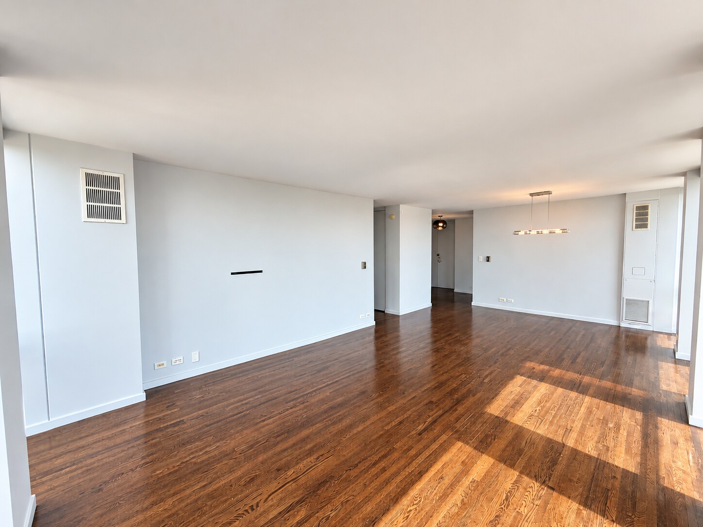 Building Photo - 1660 N La Salle Dr