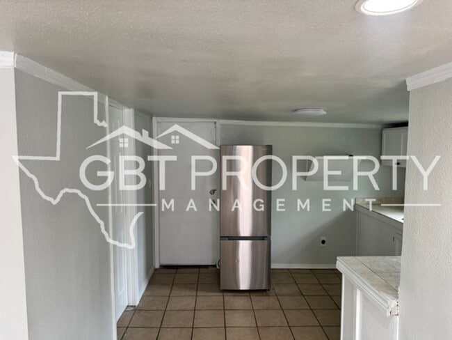 Building Photo - Rent Ready