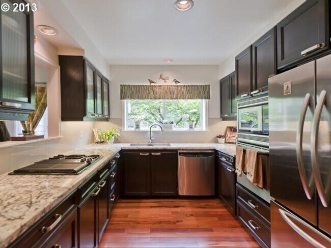 Building Photo - Stunning Goose Hollow-Southwest Hills Home...