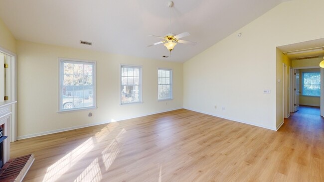 Building Photo - 116 Mybet Ct