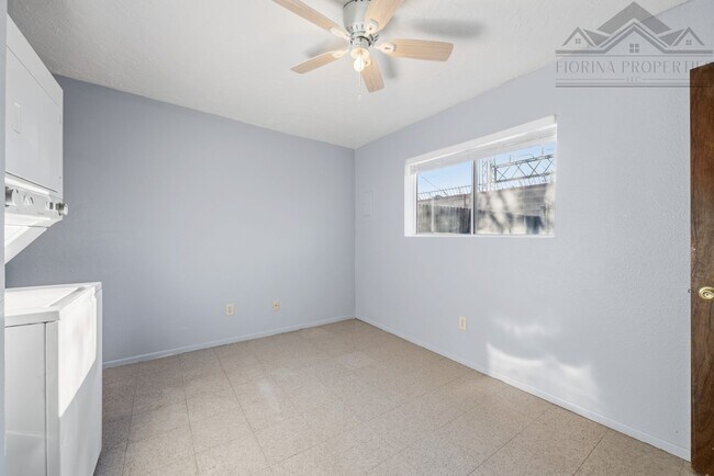 Building Photo - 1501 Pso De La Conquistadora