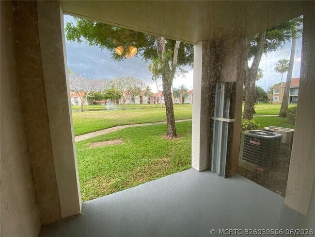 Building Photo - 7872 Sonoma Springs Cir