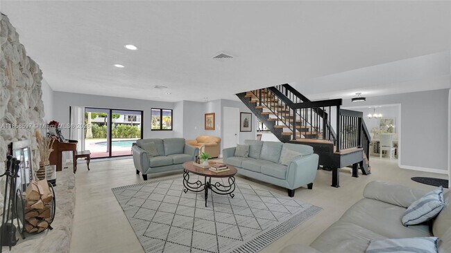 Building Photo - 540 SW 101st Ave