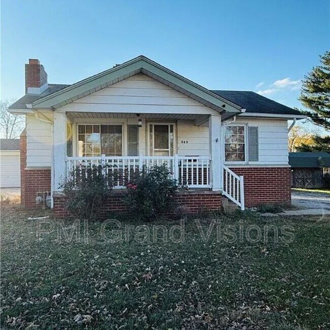 Primary Photo - 943 N 35th St