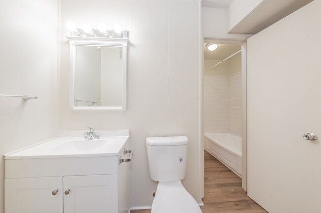 Building Photo - Updated Two Bedroom and One and Half Bathrooms apartment upstairs in the Cultural District!