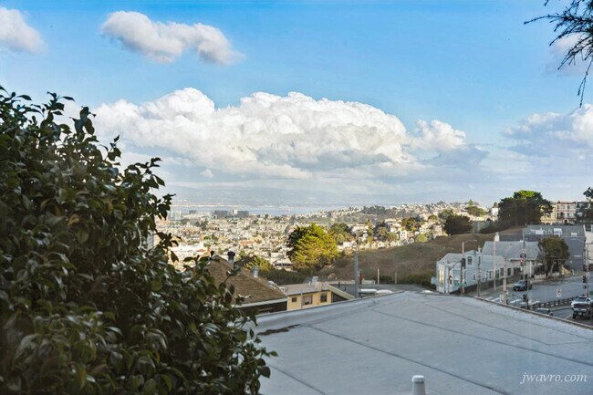 Building Photo - 1421 Clayton St