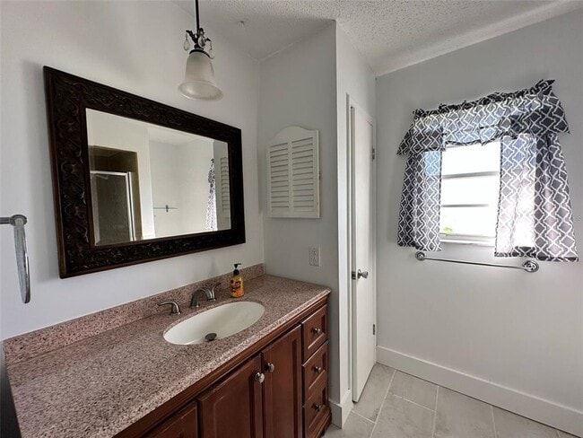 Building Photo - 749 Hartford Dr NW