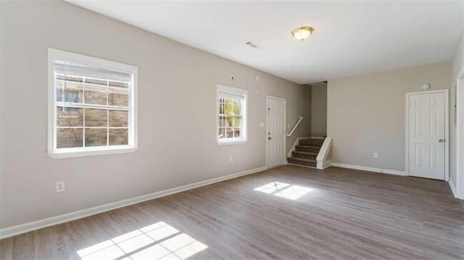 Building Photo - 848 Ridge Ave NW